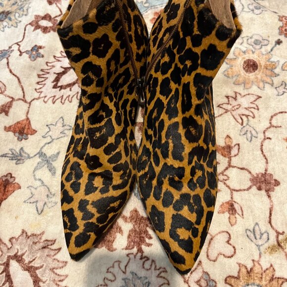 ANTHRO  SEYCHELLES POINTED TOE MOHAIR CHEETAH PRINT BOOTS SZ 7.5M - Picture 1 of 6